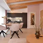 Ebbe Flut, Whg 12 Apartment
