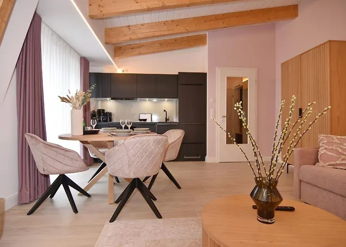 Ebbe Flut, Whg 12 Lägenhet